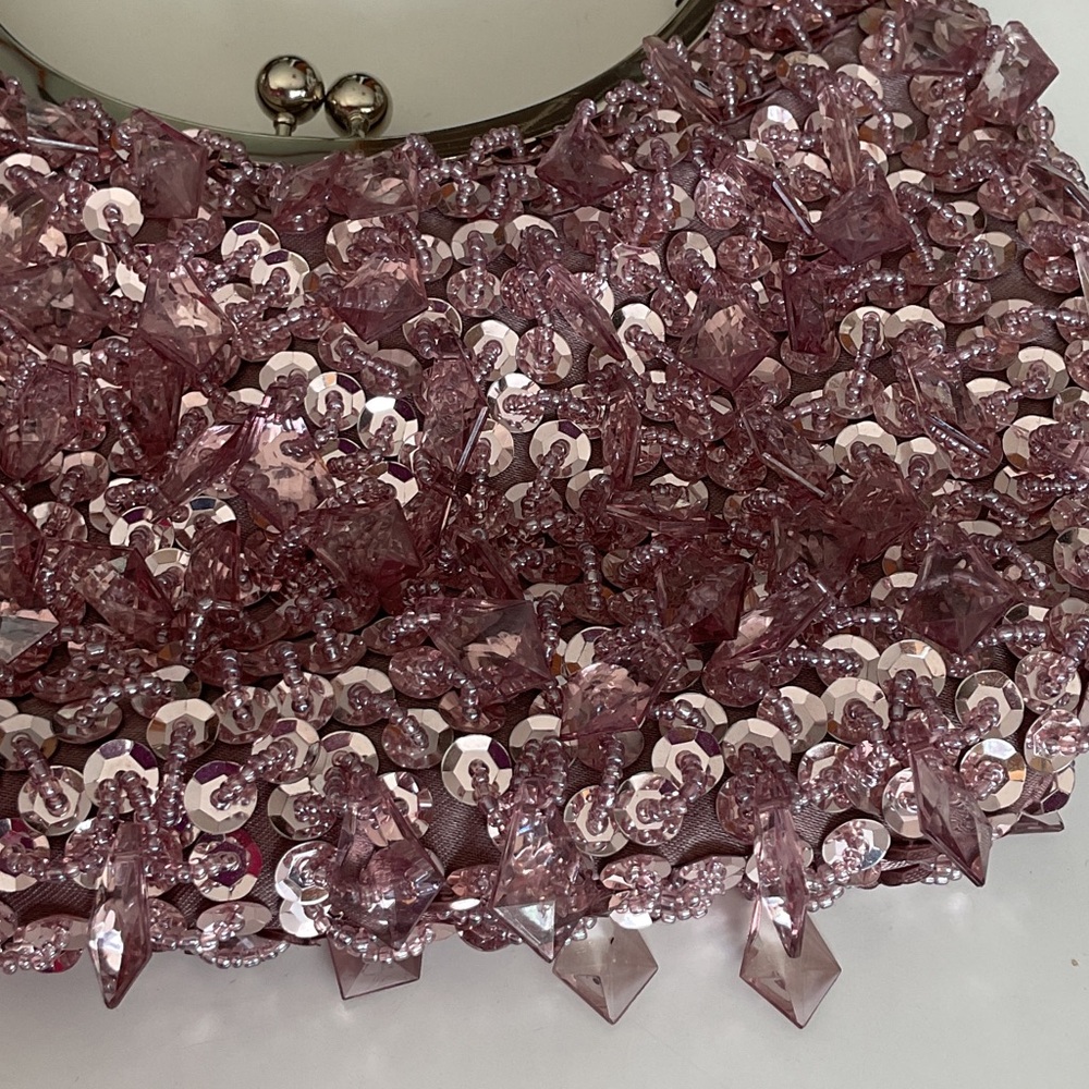 Elegant Pink Beaded Handbag - Picture 2 of 8